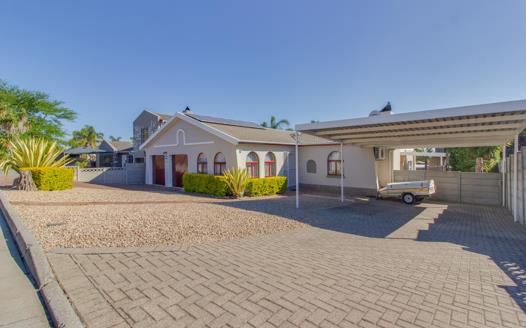 3 Bedroom House for sale in Protea Heights