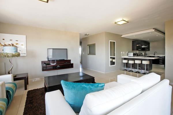 Discover the epitome of luxurious seaside living at Aquarius Luxury Suites, ideally located along the lively Blouberg beachfront. Just ...