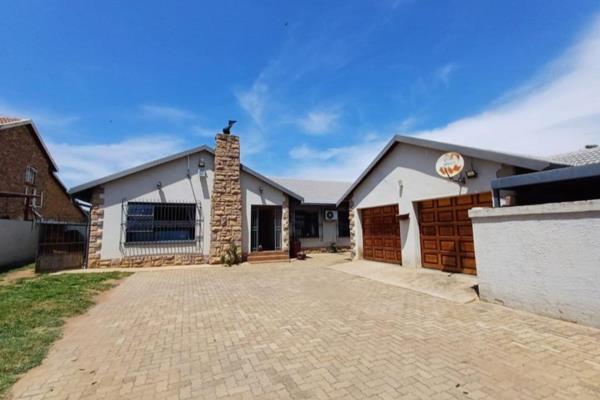 Family Home available in Bester Park Bronkhorstspruit, 

this home is a 3 bedroom house with en suit neat with built in wall to wall ...