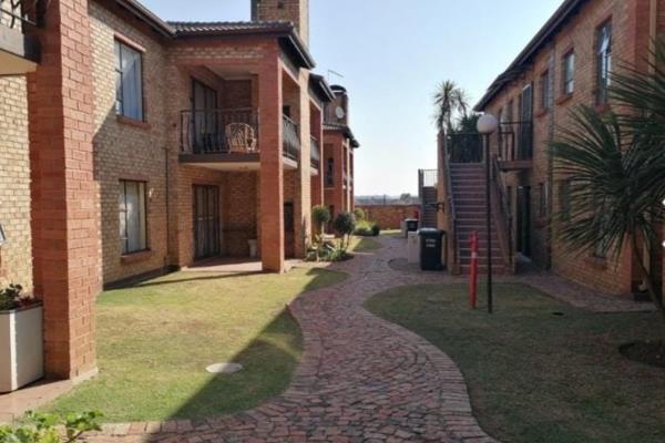 Two bedrooms two bathroom ground floor unit to let in sonneveld.Brakpan
Beautiful two bedroom two bathroom unit to let in ...