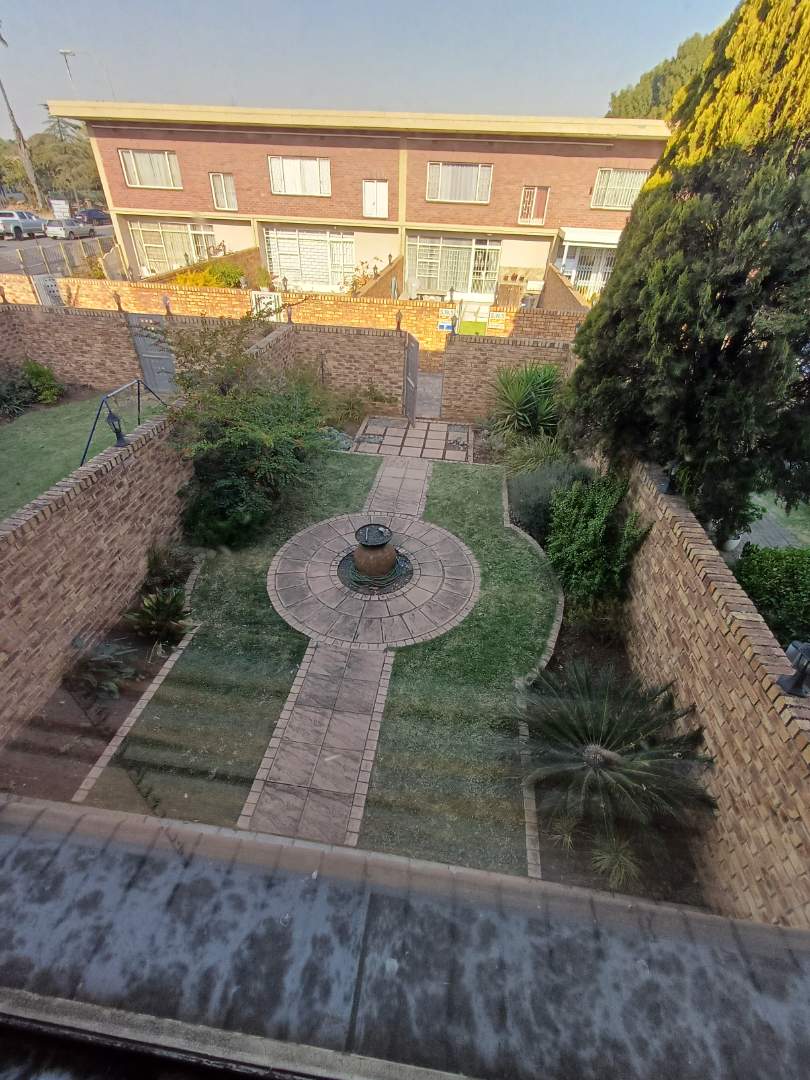 2 Bedroom Townhouse for sale in Witfield - P24-115129741
