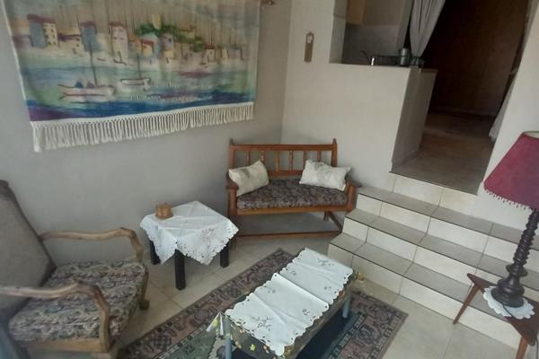 Fully furnished 1/one bedroom cottage
Suit single professional
Pet friendly on ...