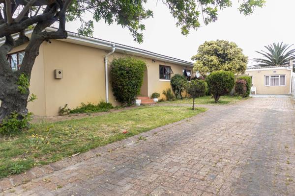 Here is a perfect family home for duel living on a 622 square meter property , the 4 ...