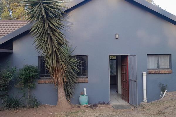 1 bedroom 1 bathroom cottage available in The Reeds for R6000 including water and lights. Not pet friendly since the garden is ...