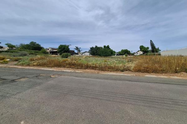 Don’t miss out on this fantastic opportunity to secure a prime plot in the rapidly growing town of Oudtshoorn! This spacious lot comes ...