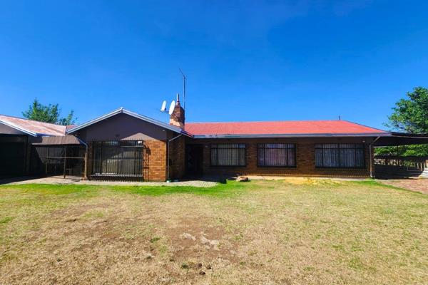 Spacious 4-bedroom home in the heart of Vereeniging, perfect for a large family or an investor seeking rental income potential. ...