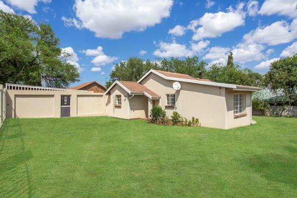 Family home, full-title property for sale in Vorna Valley, Midrand.

This free-hold 2 ...