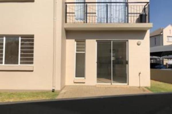 Ground floor apartment with 2 bedrooms, 1 bathroom (including bath and shower), lounge ...