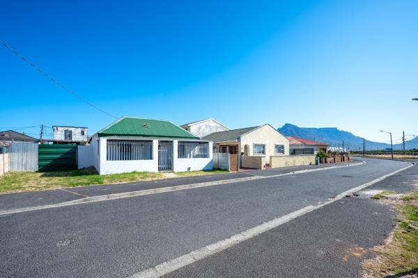 Just Listed. 
  
Discover this charming 3-bedroom home nestled in a quiet, peaceful neighborhood. 
  
Recently refreshed, the property ...