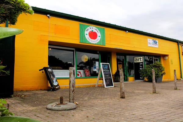 A Sanctuary of Flavour and Festivity in Bushmans
Nestled in the heart of Bushmans River Mouth in the Eastern Cape, on the busy R72 ...