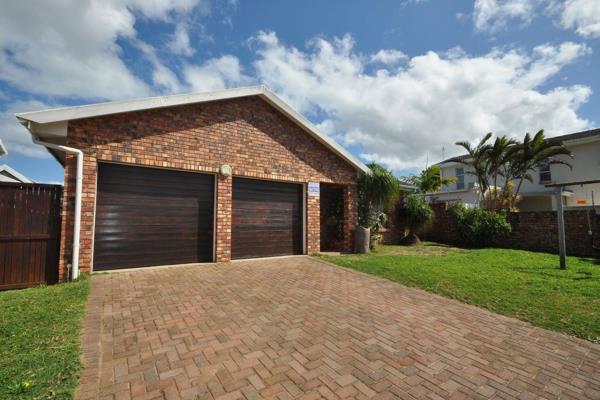 3 bedrooms,  2 bathrooms,  open plan lounge/dining room, kitchen, bar area, deck with braai area leading to pool. 
Available from 1st ...