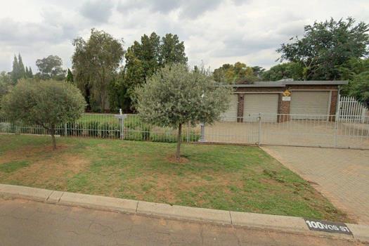 4 Bedroom House for sale in Rensburg