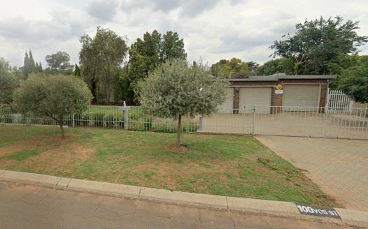 4 Bedroom House for sale in Rensburg