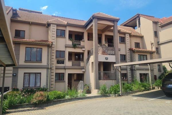 First floor unit with balcony
2 Beds tiled 2 Bathrooms
Mes shower and bath
2nd ...