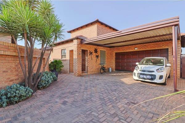 Secure and Upmarket Freestanding Simplex Nicely Positioned in the Mont Rose Estate of Newmarket Park

This immaculate, low maintenance ...