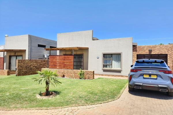 This cozy 2-bedroom rental in Kookrus, Meyerton, is ideal for easy living! Featuring an open-plan lounge and TV room with a ...