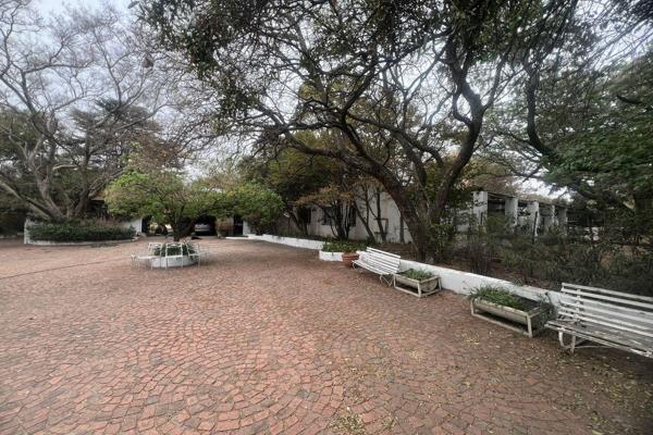 This 22-acre agricultural property, located in Knoppieslaagte near Kyalami, offers ...