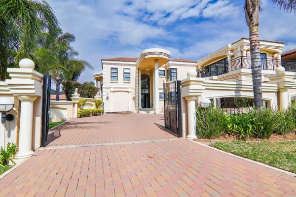 This architectural marvel, in the heart of highly sought after Savannah Hills Estate, in Midrand, is a breath taking family house, with ...