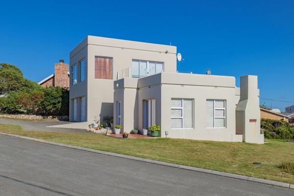 Spacious large family house to rent in Struisbaai!

Welcome to your dream home in the ...