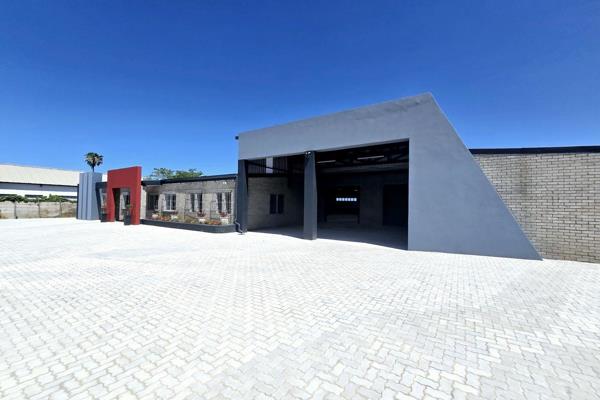 Perfectly situated in the heart of George&#39;s thriving industrial business area, this prime commercial property presents an ...