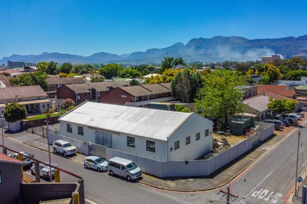 Situated in a good area of Central Paarl on a corner and gates on both streets with easy ...