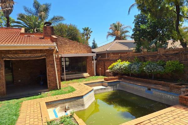 This ultra neat family home offers:
 Living areas
4 Bedrooms all with bic
2 Bathrooms, main en suite
Double garage
4 Vehicle ...