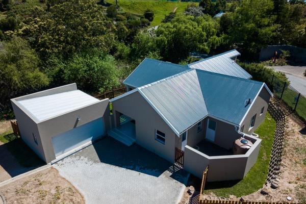 Discover this brand-new, pet-friendly 3-bedroom, 2-bathroom home in exclusive Waterford South Estate, Welbedacht, Knysna. Just a short walk from the Montessori school, this secure mini-estate offers privacy and peace of ...