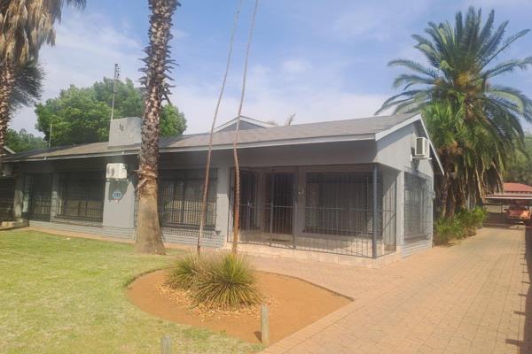 Property well located with excellent visibility for any business.  Commercial zoned. This premises is Ideal for offices or any retail ...