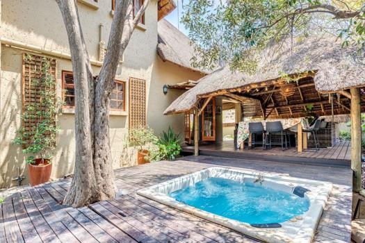 2 Bedroom House for sale in Douglasdale