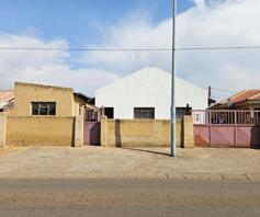 House for sale in Dobsonville Ext 4