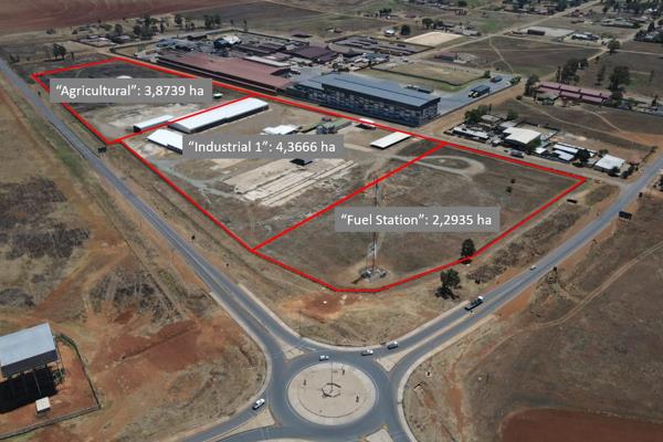 Prime Industrial and Logistics Yard with Fuel Station Rights

We are pleased to present an exceptional opportunity to acquire a prime ...