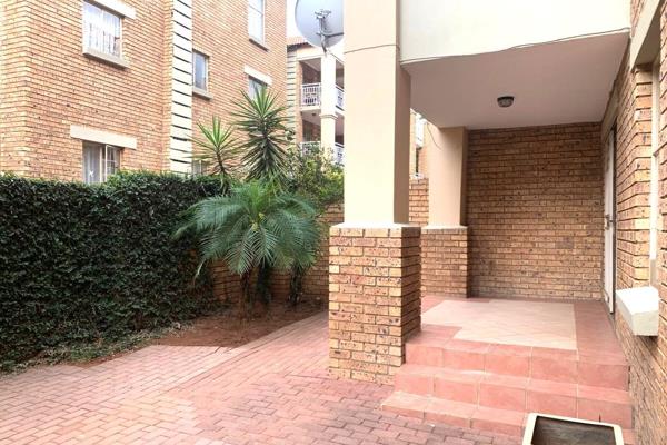 Neat and clean 2 bedroom apartment on the ground floor with own garden. Modern kitchen ...