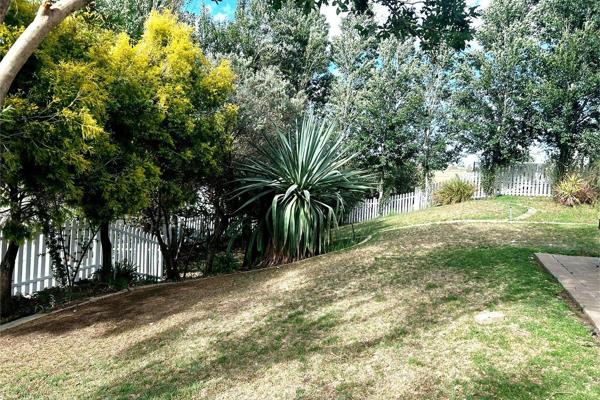 Welcome to this charming 3-bedroom, 2-bathroom residential property for sale. This simplex townhouse features a living room and ...