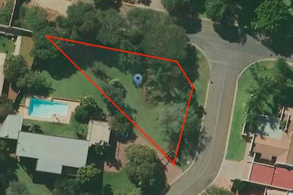 Corner-stand for sale in the leafy suburb of Old Faerie Glen. Ideal for a 300m2 full-title development.

The stand is currently ...