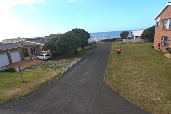 Vacant plot in Franskraalstrand, Gansbaai
752m2 vacant corner stand in Fast sought-after ...