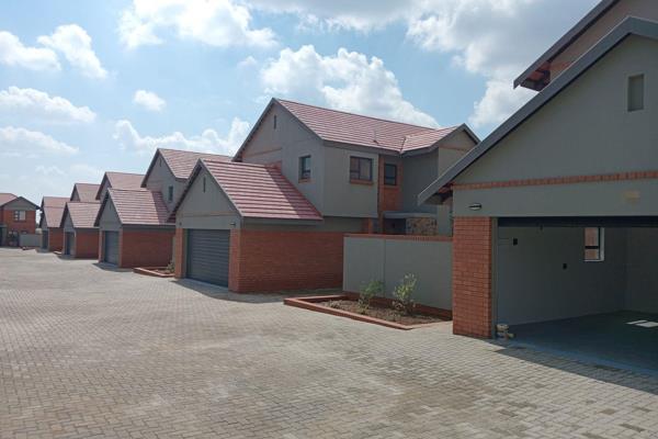 Be first
This brand new built 3 bedroom 2.5 bathroom unit with indoor built in braai double garage double storey unit in Somerton ...