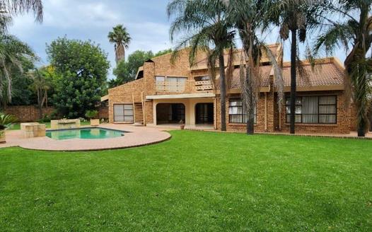 5 Bedroom House for sale in Sunward Park