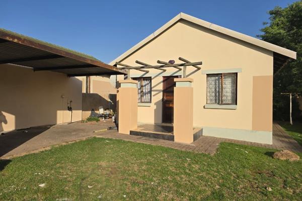 This property offers you 2 bedrooms and 1 bathroom
Open plan kitchen and lounge area
Single Garage