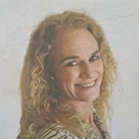 Agent profile for Lola Nel