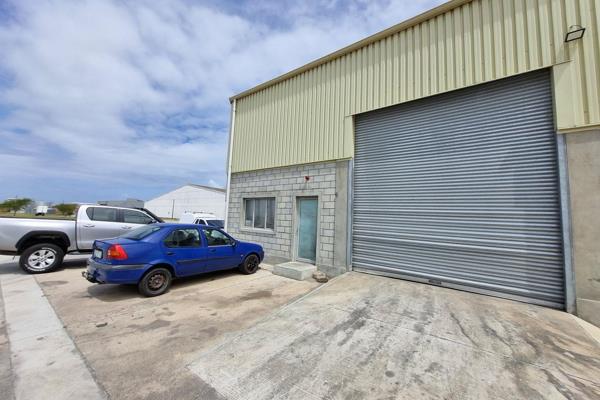 CNR STRUANWAY &amp; ARMOURPLATE ROAD | STRUANDALE | NEAT AND CLEAN WAREHOUSE

This neat ...