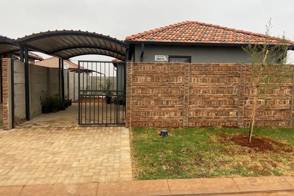 Ideal home for large and extended families, located in the heart of SOWETO New ...