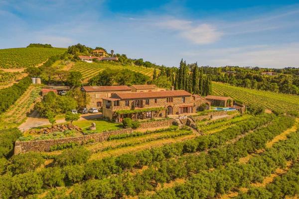 A Unique opportunity to own a Luxurious Tuscan-Inspired Villa and Wine farm for 
R35 million!!

8 Bedrooms / 9.5 bathrooms / 2 Garages ...