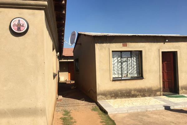 2 Bedroom
Lounge
Kitchen
4 outside room
1 guest toilet
This property is an income base property with an income of R10500 a month ...