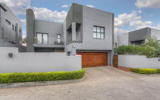 4 Bedroom House for sale in Bryanston East