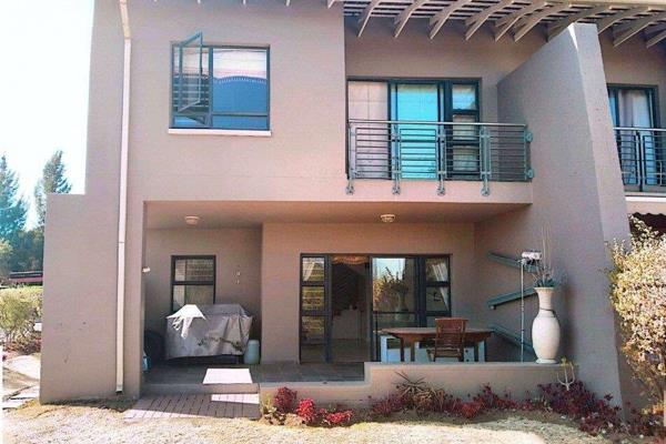 Looking for a Luxurious duplex in an exclusive Golf Estate in the North of Johannesburg? Look no further. This one is yours. 
Your ...