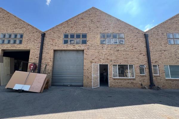 This industrial warehouse, situated in the sought-after Laserpark area in Roodepoort ...