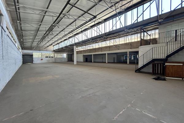 This neat 1972m2 warehouse is available to let in the Benrose, 1138m2 is allocated to the warehousing component and 834m2 to the office component which has multiple offices and boardrooms throughout. The warehouse is well lit ...