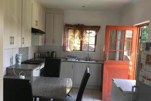 Welcome to this fully furnished 1 Bedroom cottage conveniently situated close to many amenities with-in walking distance of Northcliff ...