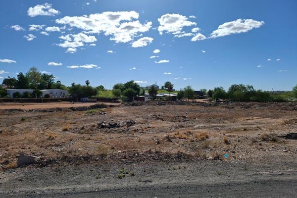 1.6ha of prime land just 2km outside Upington on the N10 to Groblershoop.
Unlimited potential and possibilities for the ...