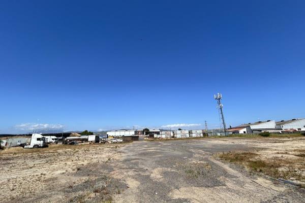 This site has great exposure on Botterlary Road and the R300 which makes this site suitable for tenants looking for a prime space in ...